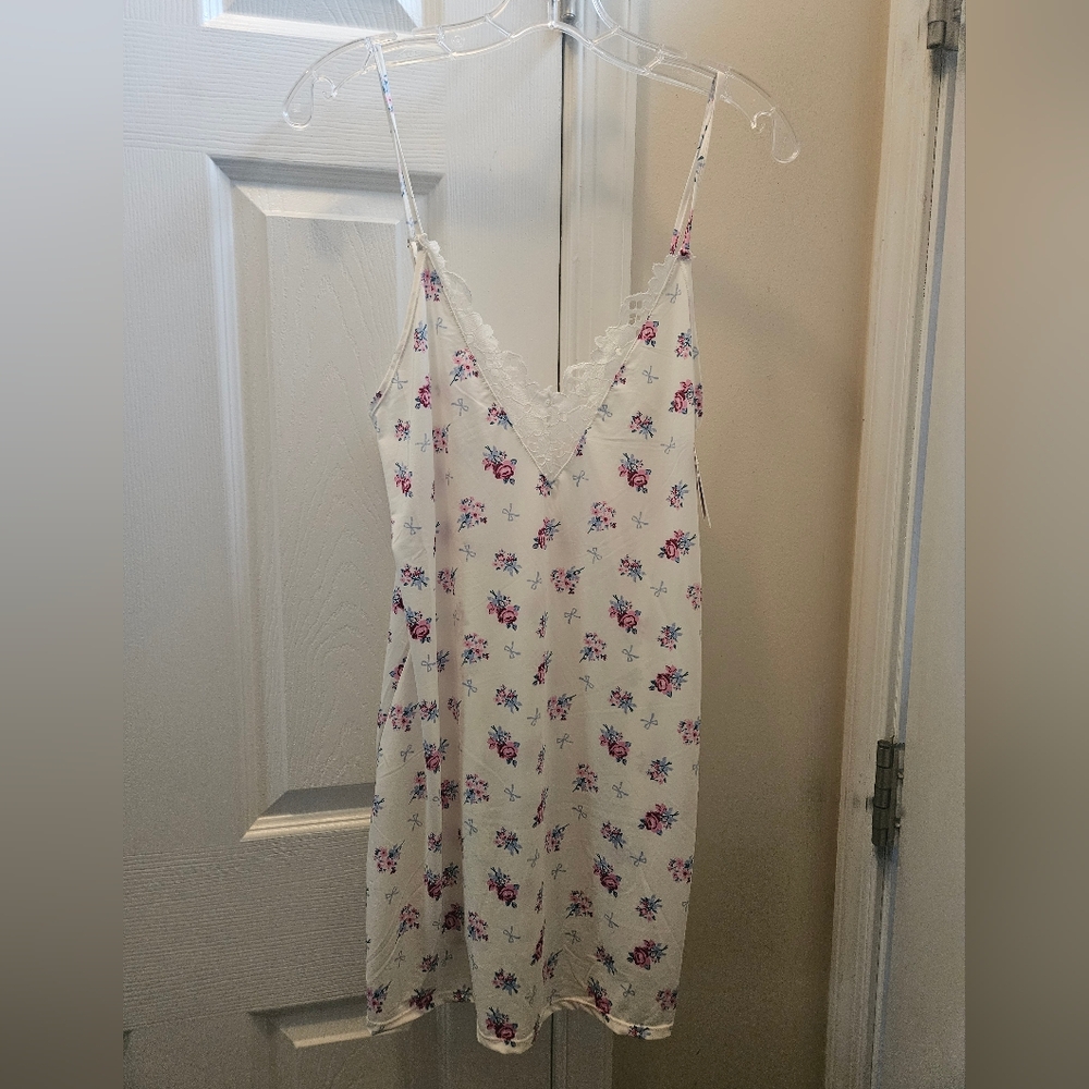 Jessica Simpson Floral Chemise with Lace Trim
